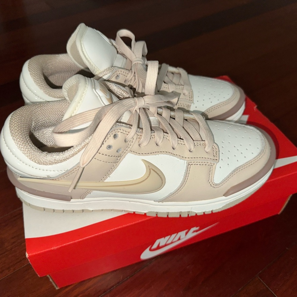 Nike Dunk Low Twist Sneakers Classic Design- Sandrift Sz 6.5